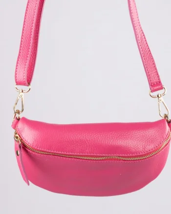 Borseta din piele naturala cu fermoar si bareta reglabila, fucsia