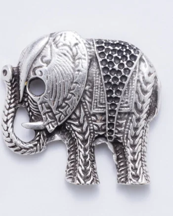 Brosa din ZAMAC cu forma de elefant, simbol al abundentei
