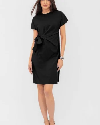 Rochie midi, neagra, din vascoza, petrecuta pe talie