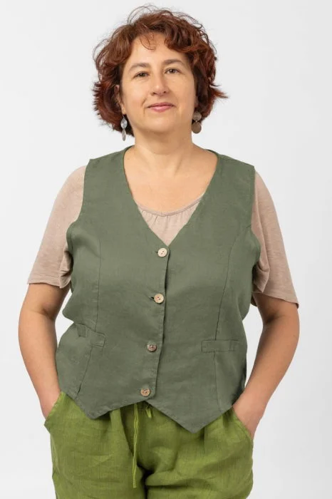 Vesta trendy din in cu colturi si nasturi de lemn, kaki