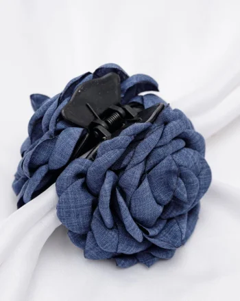 Clama medie cu flori textile, bleumarin