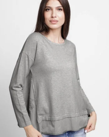 Pulover evazat cu angora, cu insertii laterale brodate, gri