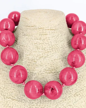 Colier scurt in stil retro, cu bile mari fucsia
