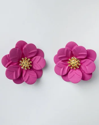 Cercei in forma de floare cu petale duble si auriu in mijloc, fucsia