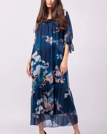 Rochie lunga din matase si vascoza, cu imprimeu flori de cires pe fond bleumarin