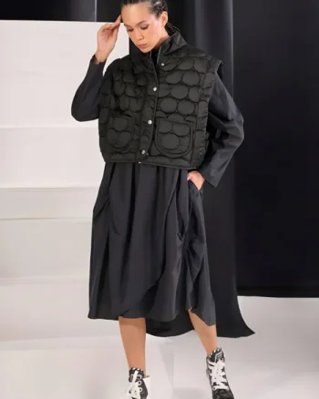 Set rochie neagra oversize cu guler tip camasa si  vesta matlasata
