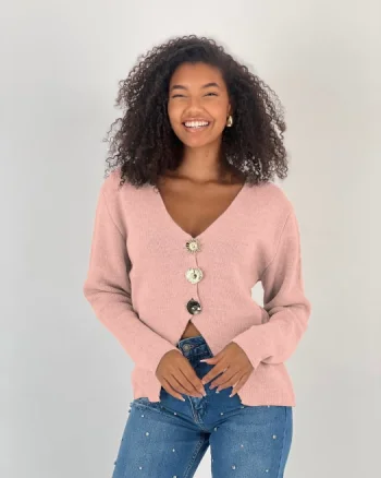 Pulover roz, moale si fin cu trei nasturi mari aurii, oversize