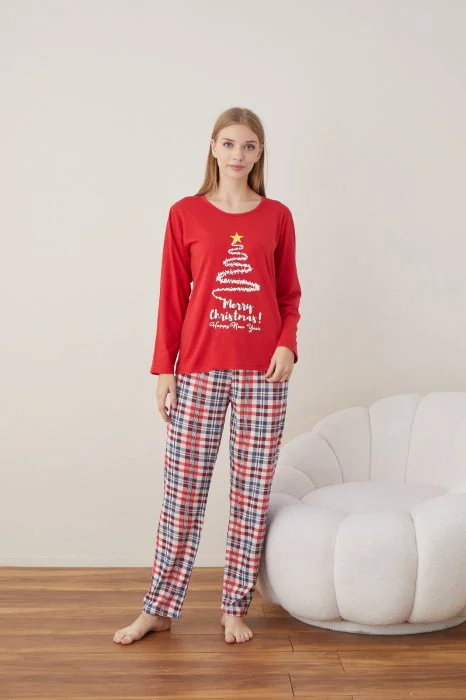 Pijama de Craciun din bumbac, doua piese cu bradul lui Mos Craciun pe rosu