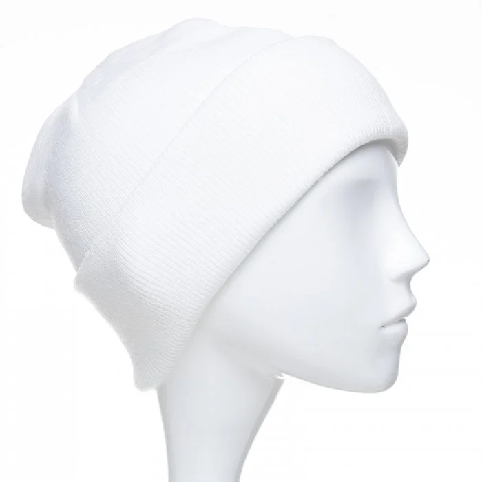 Caciula unisex model clasic tricotat, dublata in interior, alba