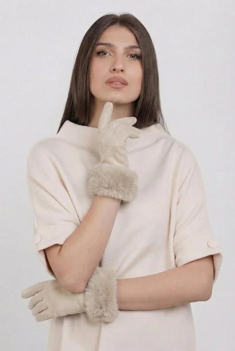 Manusi dama din material textil catifelat cu blanita naturala de iepure, ivory