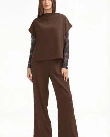 Pantaloni eleganti cu croiala dreapta, lejera, maro