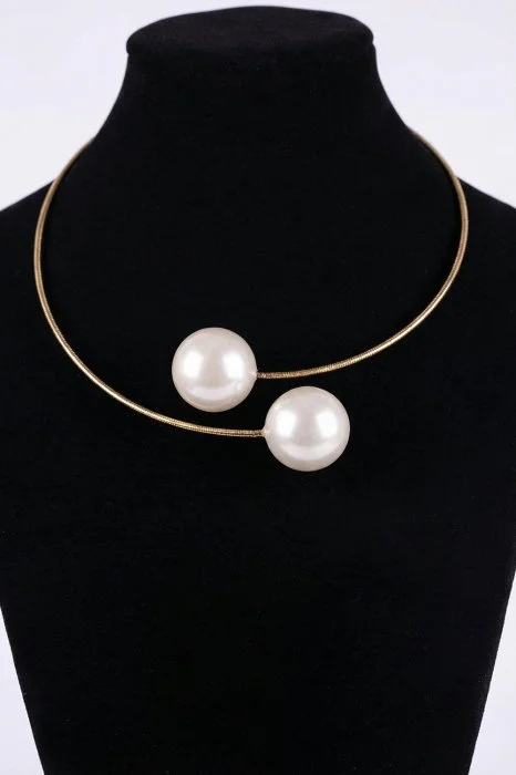 Colier elastic cu terminatie din doua pandante in forma de perle mari rotunde