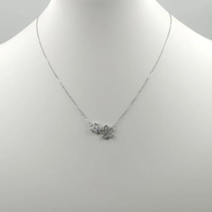 Set colier cu lant din argint 925 si pandant floricele cu pietre fine din cubic zirconia alb