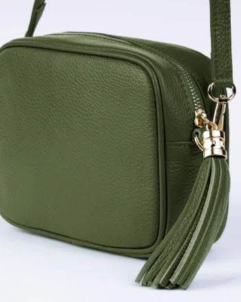 Geanta crossbody kaki din piele naturala, cu ciucure din piele