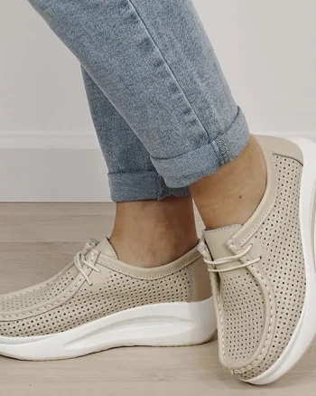 Sneakersi bej perforati din piele naturala 5129 M4