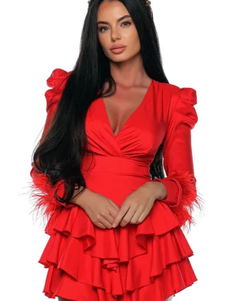 Rochie cu pene la maneci si volane
