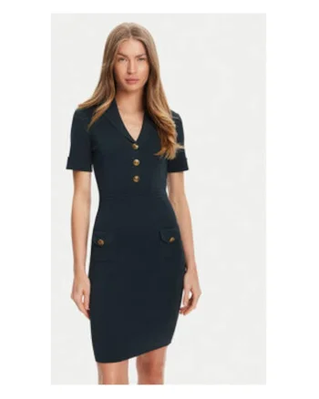 Rochie din tricot cu nasturi decorativi
