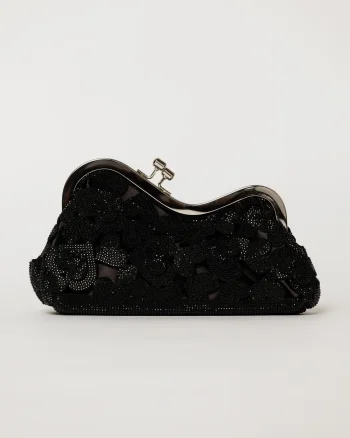 Clutch negru decorat cu inimioare si cristale stralucitoare