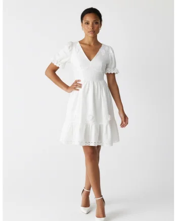 Rochie din in cu flori 3D aplicate Carolina, Alb