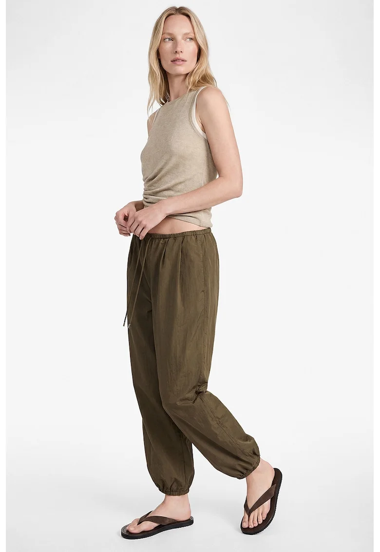 Pantaloni cu croiala conica si cordon, Kaki