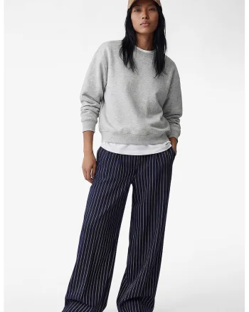 Pantaloni cu croiala ampla si model cu dungi discrete, Bleumarin