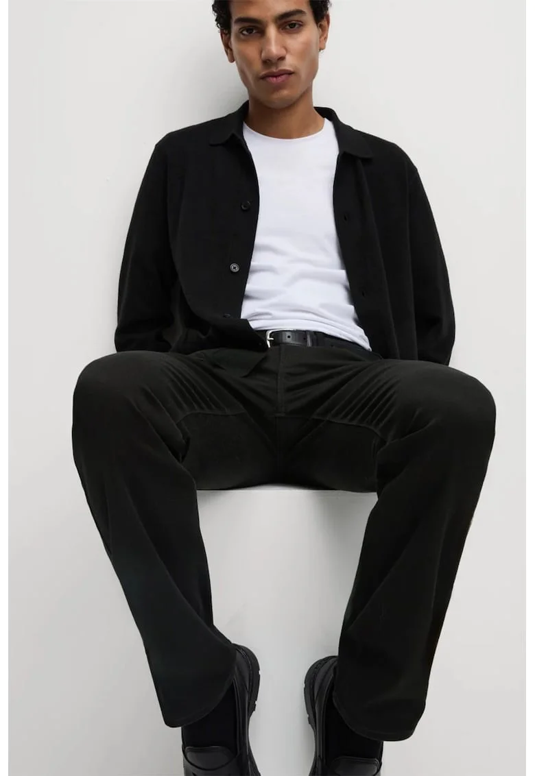 Blugi drepti elastici, Negru stins