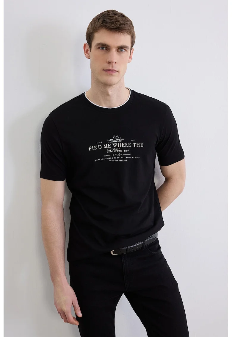 Tricou cu decolteu la baza gatului si imprimeu text, Negru/Bej