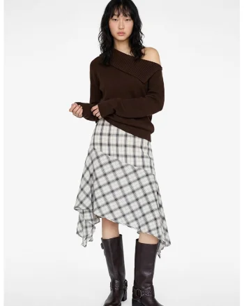 Pulover uni cu decolteu pe un umar, Maro cognac