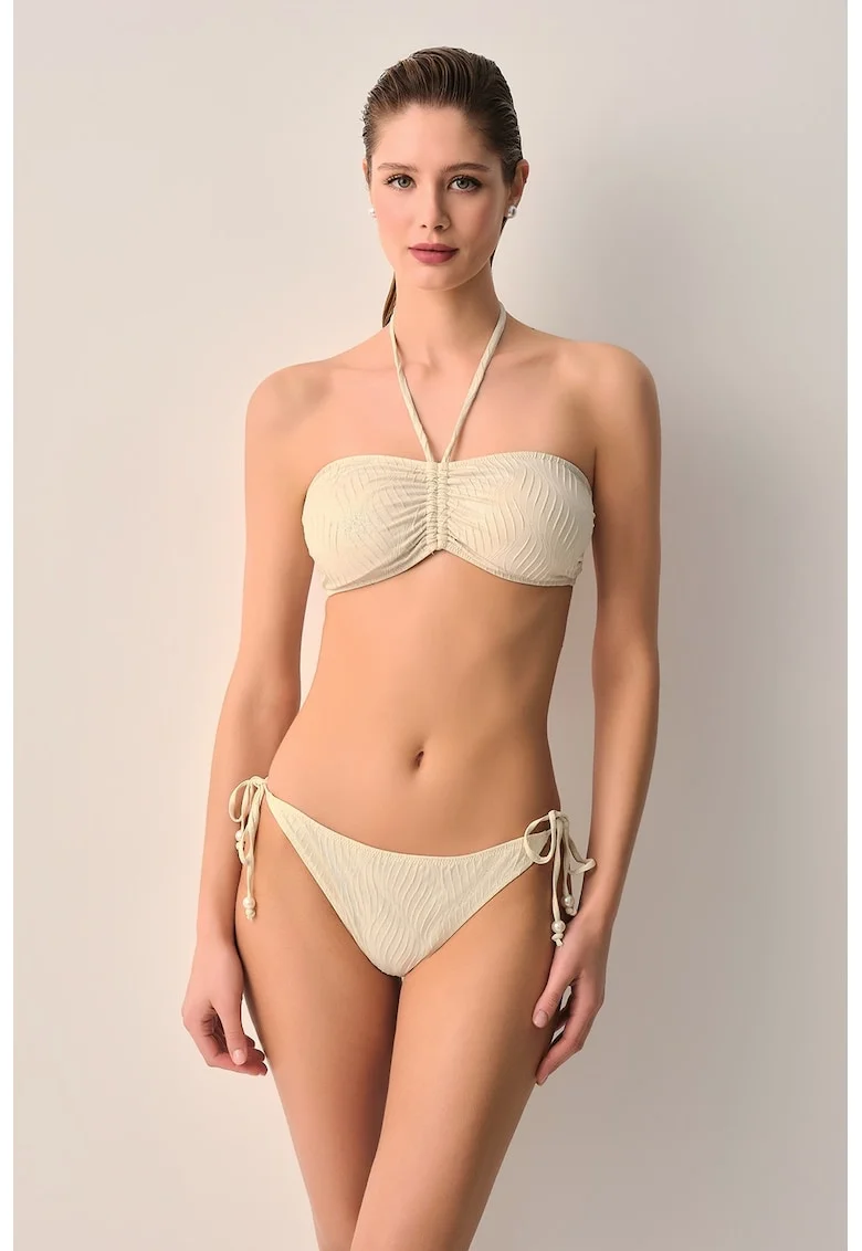 Slip texturat cu snururi laterale, Crem