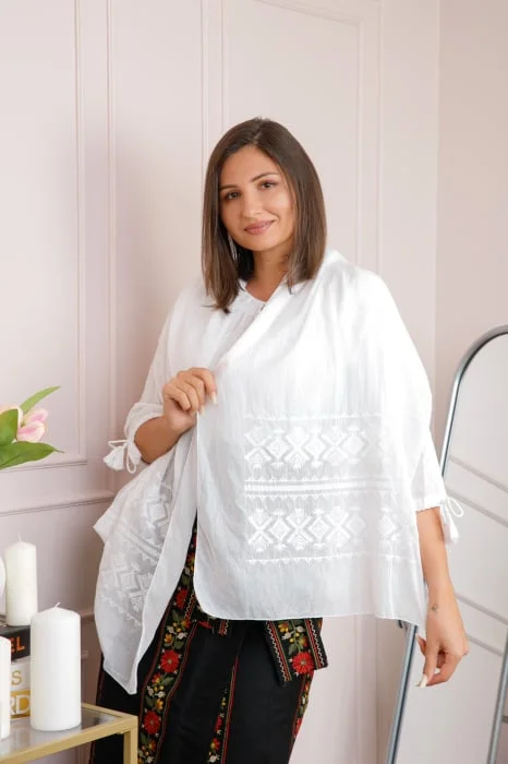 Marama traditionala alba cu broderie geometrica alba Ramona 02