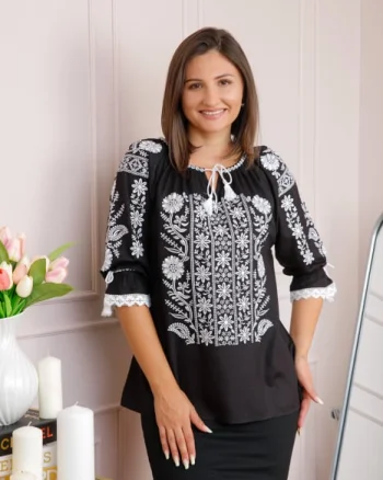 Bluza neagra cu motiv floral alb Luciana 02