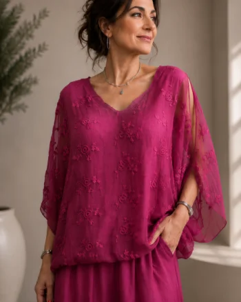 Bluza din matase si vascoza cu broderie pe fata si decolteu in V, magenta