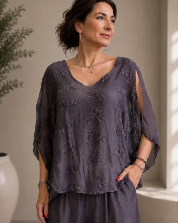 Bluza din matase si vascoza cu broderie pe fata si decolteu in V, magenta - Copie