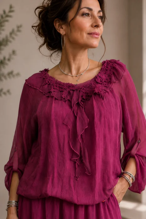Bluza din matase si vascoza cu volan si dantela aplicata , magenta usor prespalata