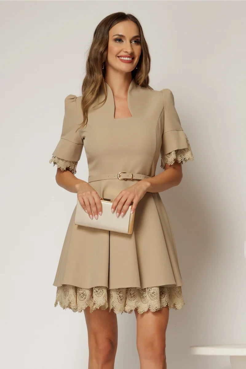 Rochie DY Fashion scurta bej clos cu dantela la maneci si fusta