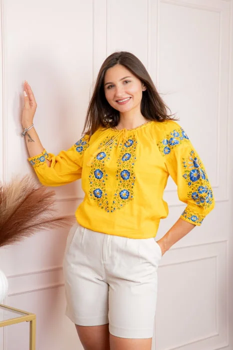 Bluza galbena cu motiv floral albastru Brandusa