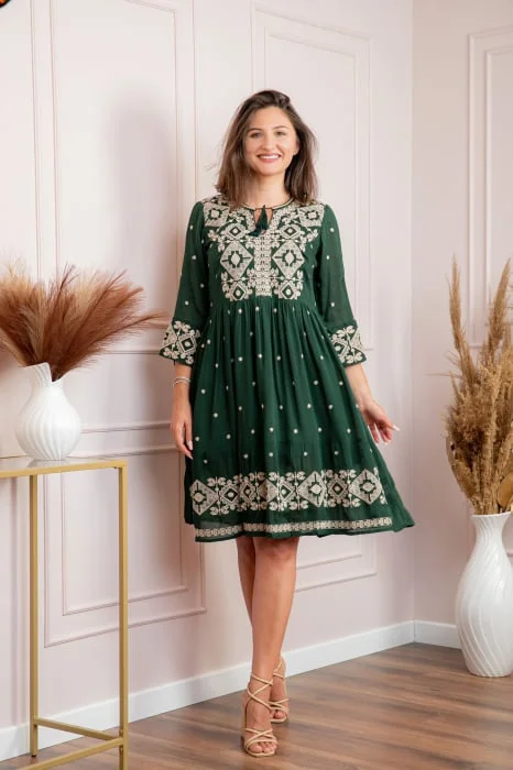 Rochie verde cu motiv geometric auriu Aida 02