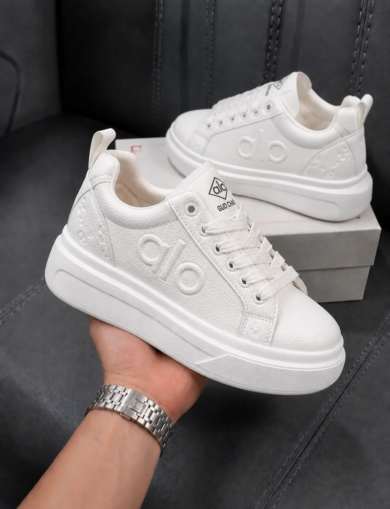 Adidasi barbati casual  albi 1602