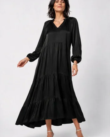 Rochie lunga din satin cu matase si vascoza, croi amplu cu volane - neagra
