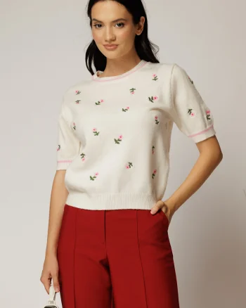 Bluza ivoar din tricot cu flori roz tricotate