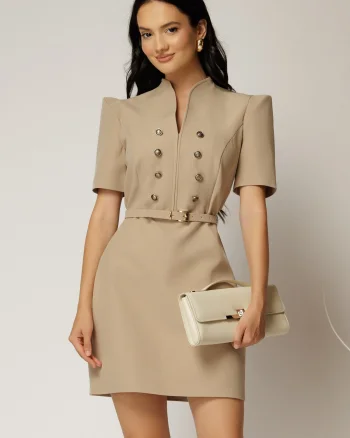 Rochie DY Fashion scurta bej cu nasturi decorativi pe bust si maneca scurta