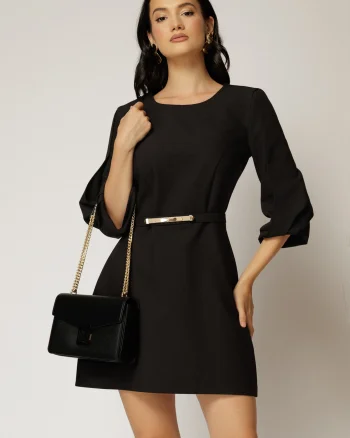 Rochie scurta neagra din stofa cu maneci bufante si curea in talie