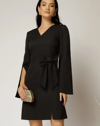 Rochie scurta neagra cu funda ampla in talie si maneci sparte