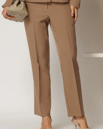 Pantaloni office bej cu croi conic si inchidere cu nasturi