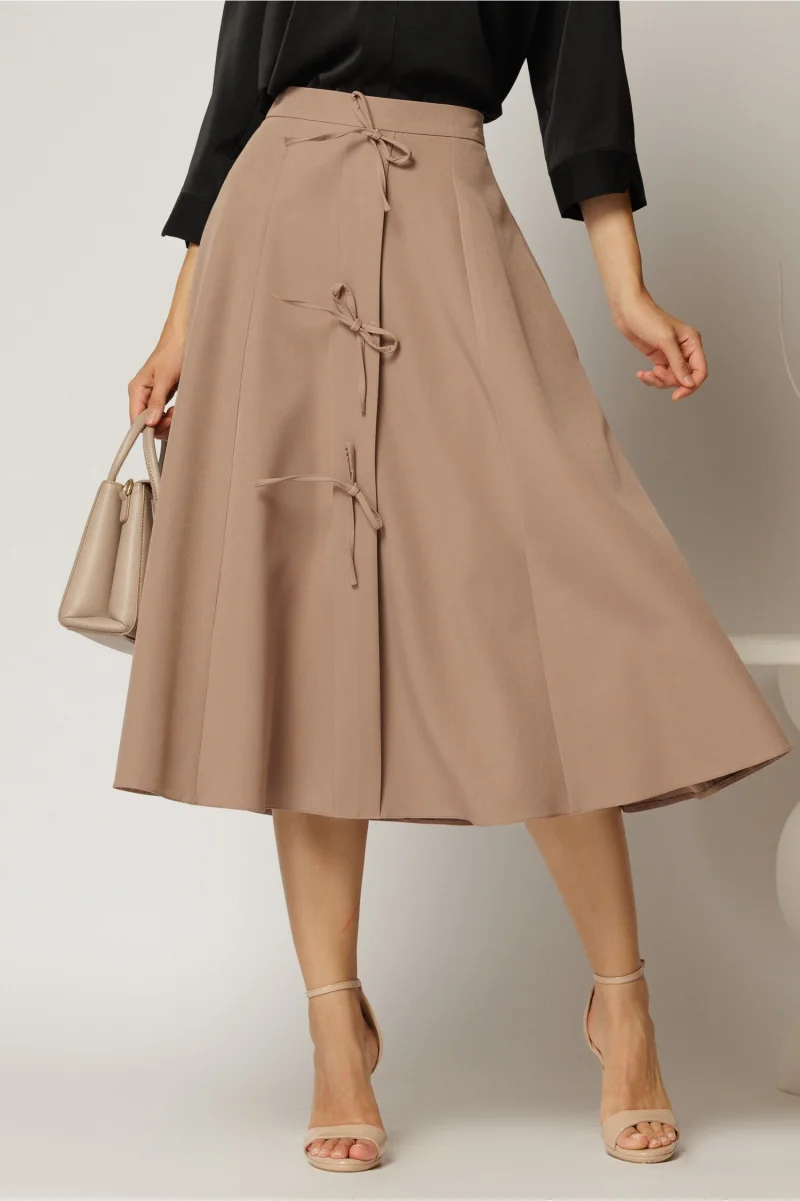 Fusta DY Fashion bej midi clos cu fundite aplicate