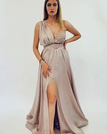 Rochie de ocazie lunga de culoare roz perlat