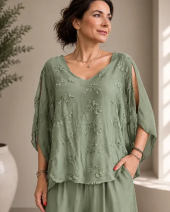 Bluza din matase si vascoza cu broderie pe fata si decolteu in V, verde salvie