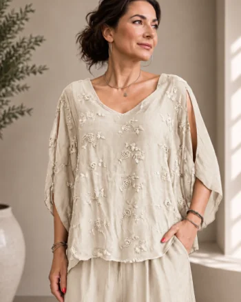 Bluza din matase si vascoza cu broderie pe fata si decolteu in V, bej deschis
