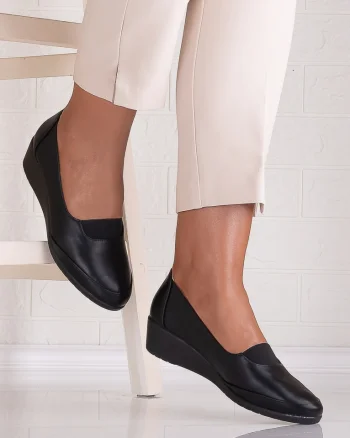 Pantofi dama cu platforma Negri din Piele Ecologica Aimada