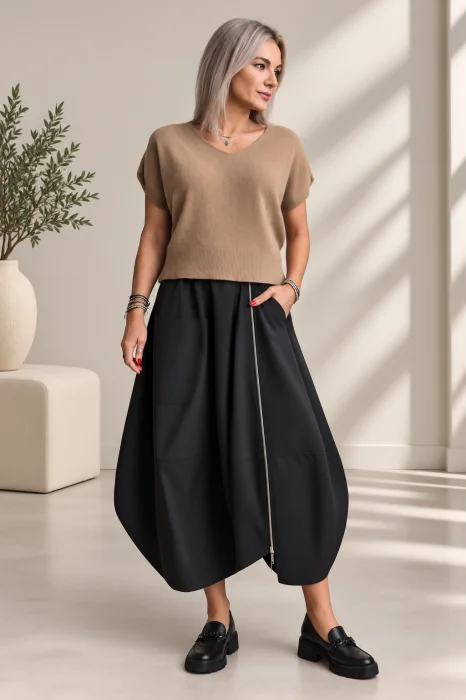Pulover lejer cu maneci fluture si decolteu in V, camel